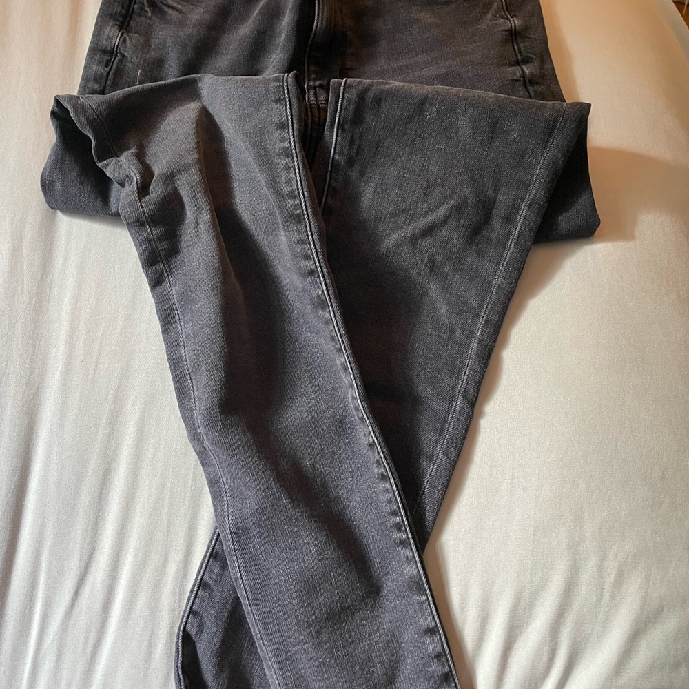 Women’s American Eagle size 6 Regular Black Jeans